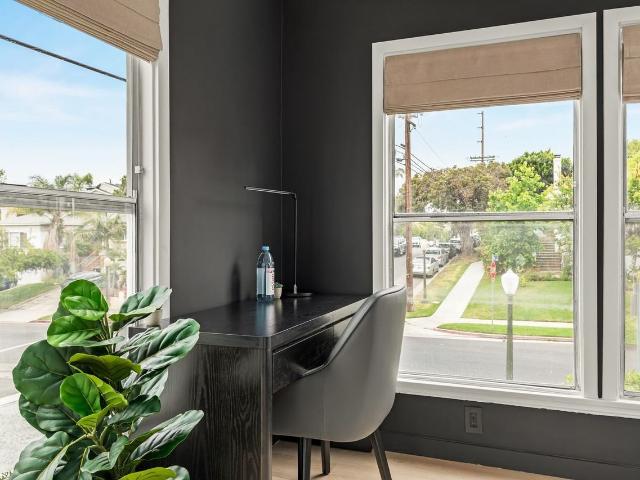 Apartment for rent in Canoga Park, California