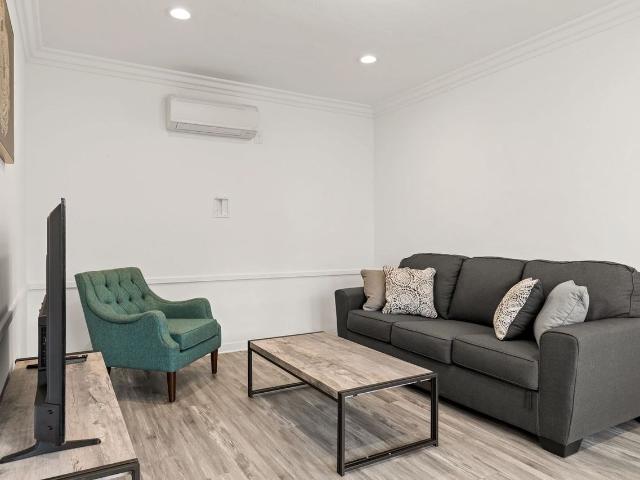 Apartment for rent in Canoga Park, California