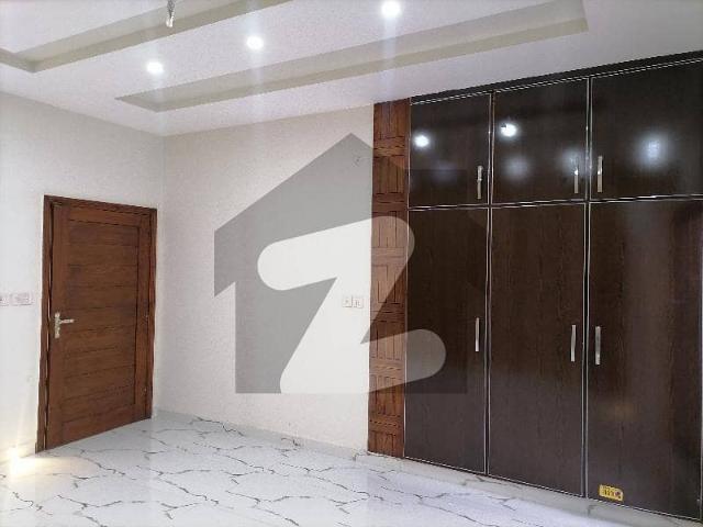 House for sale in Faisalabad, Islamabad Capital Territory