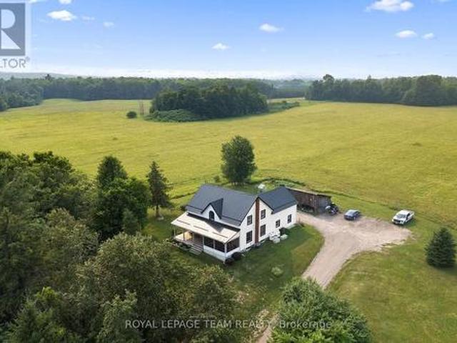 House for sale in Renfrew, Ontario