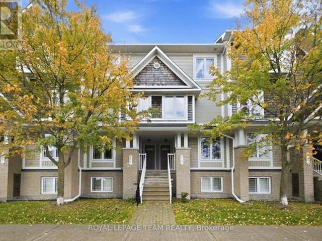 Condo for sale in Barrhaven East, Ottawa