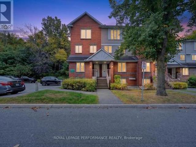 Townhouse for sale in Bilberry Creek, Ottawa