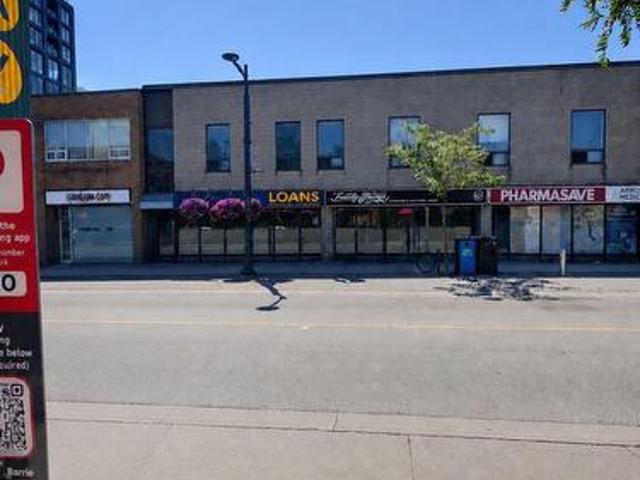 Commercial for rent in Barrie, Ontario