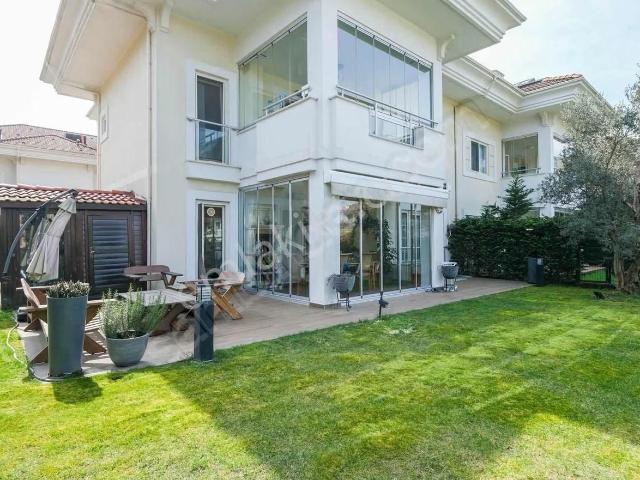 Çekmeköy, İstanbul içerisinde satılık Villa