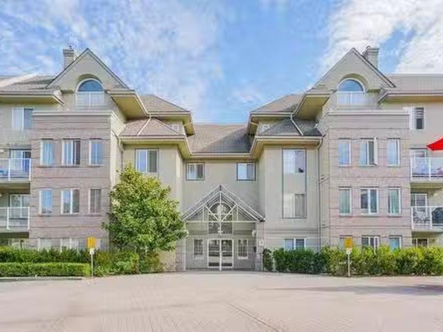 Condo for sale in Surrey, British Columbia