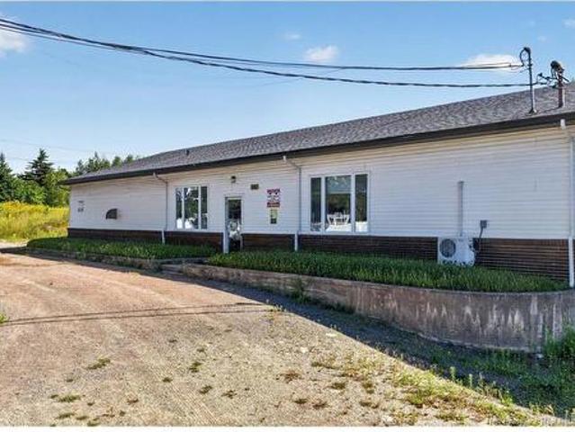 Commercial for rent in Dorchester Parish, Ville de Dieppe