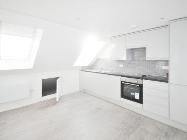 Apartment for rent in Middle Park, Greater London