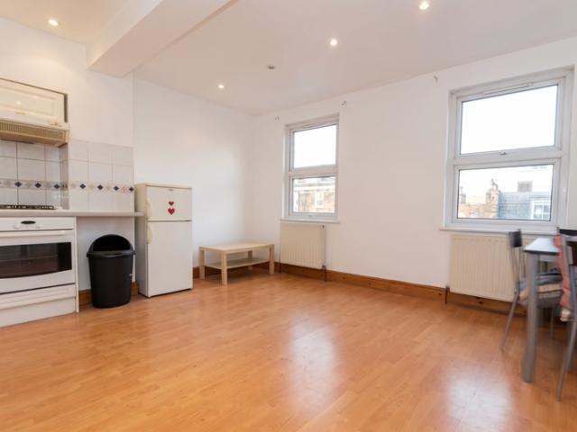 Apartment for rent in Highbury, Greater London