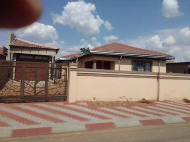 House for sale in Waterkloof, Gauteng