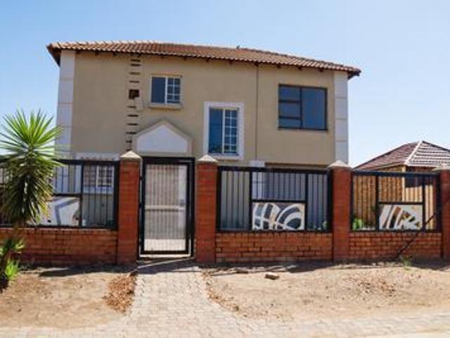 House for sale in Akasia, Gauteng