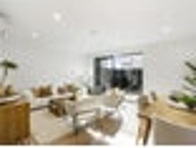 Townhouse for sale in Paremoremo