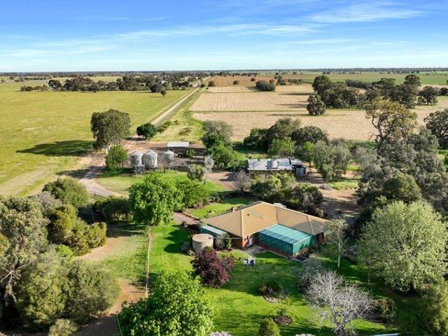 Cottage for sale in Deniliquin, Edward River Council