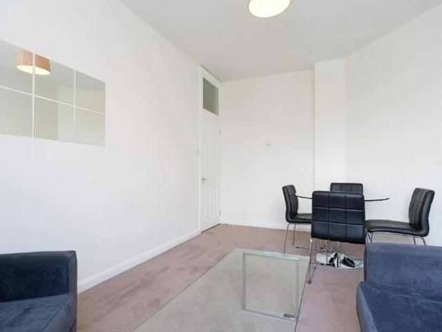 Apartment for rent in St. John's Wood, Greater London