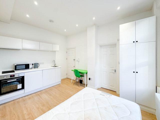 Studio for rent in London Borough of Islington, Greater London