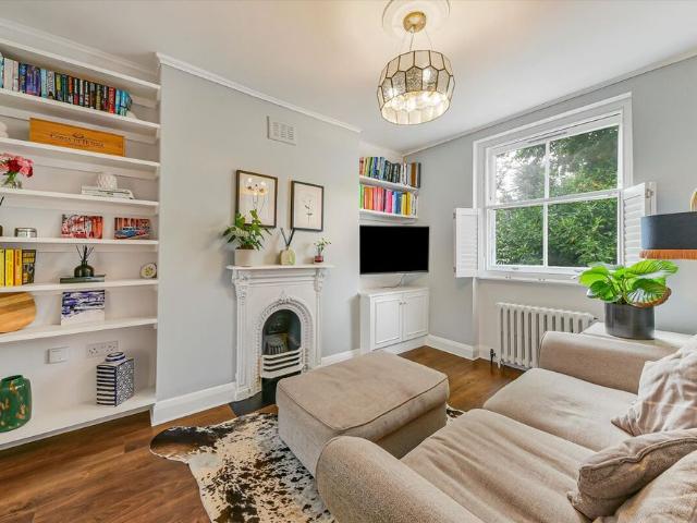 House for rent in Chalk Farm, Greater London