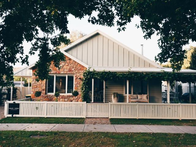 House for sale in Porepunkah, Alpine Shire