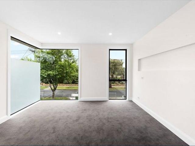 Townhouse for rent in Camerons Creek, Victoria