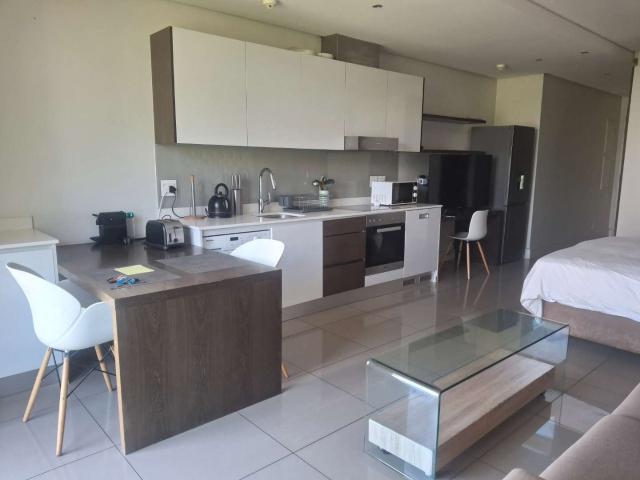 Apartment for rent in Johannesburg Ward 103, Sandton