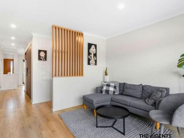 Townhouse for rent in Newgate, Melbourne