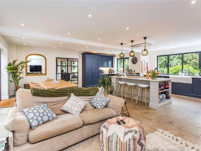 House for rent in Chipstead, The Butts