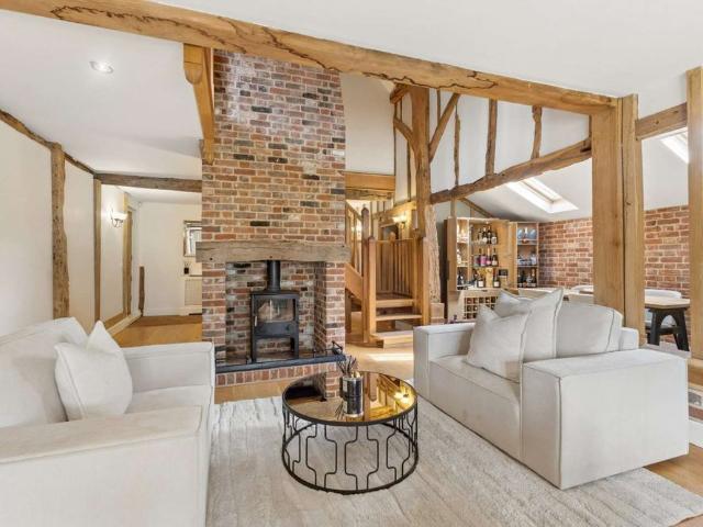 House for rent in Hatching Green, Five Acres