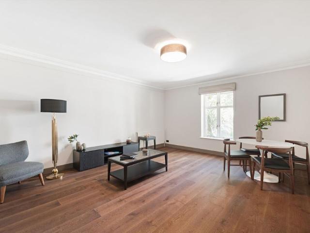 Apartment for rent in Earl's Court, Greater London