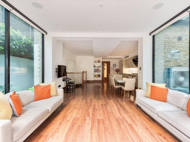 Apartment for rent in St. John's Wood, Greater London