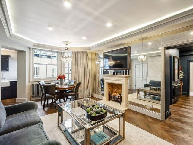 Apartment for rent in Brompton, Greater London