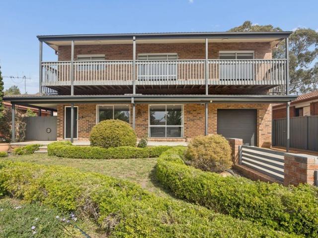 House for sale in Queanbeyan West, Queanbeyan