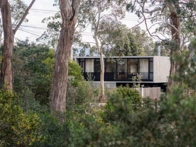 House for sale in Seven Mile Beach, Hobart