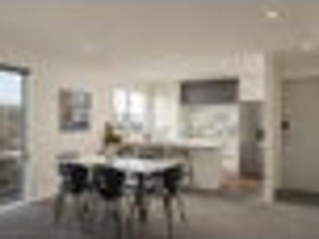 Townhouse for sale in Hamilton Lake, Hamilton City
