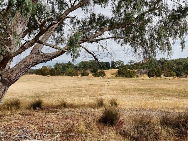 Cottage for sale in Victoria