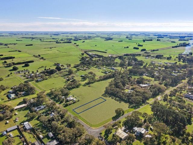 Land for sale in Kirkstall, Victoria