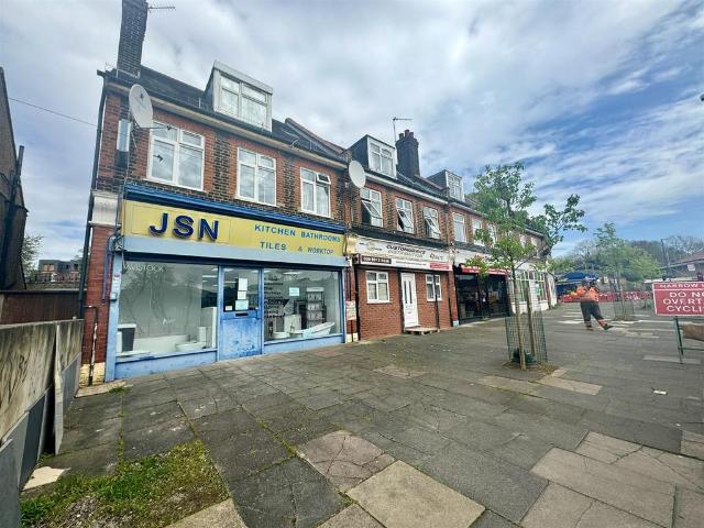 House for rent in Lane, Greater London