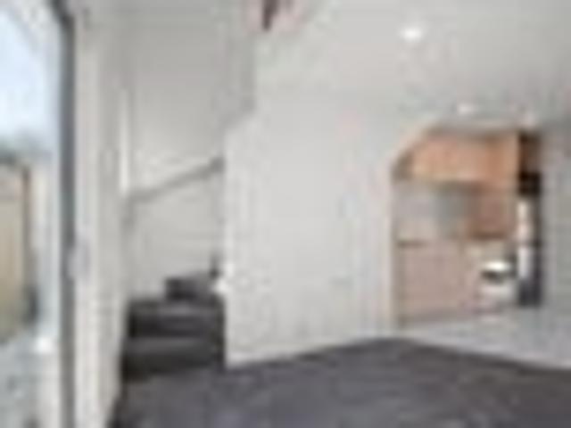 Townhouse for sale in Merivale, Canterbury