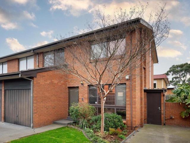 Townhouse for sale in Camerons Creek, Victoria