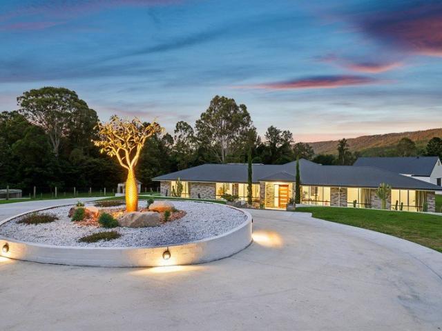 Cottage for sale in Canungra, Queensland