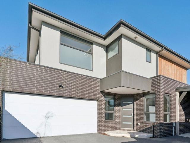 Townhouse for sale in Camerons Creek, Victoria
