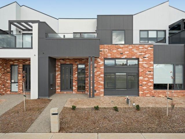 Townhouse for sale in Camerons Creek, Victoria