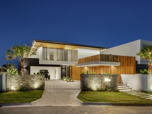 House for sale in Broadbeach Waters, Gold Coast City