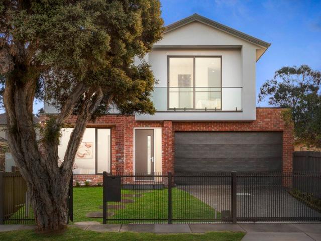 Townhouse for sale in Camerons Creek, Victoria