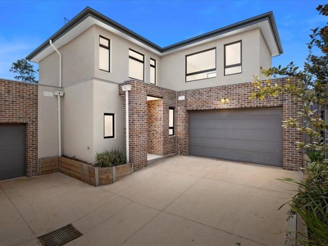 Townhouse for sale in Camerons Creek, Victoria