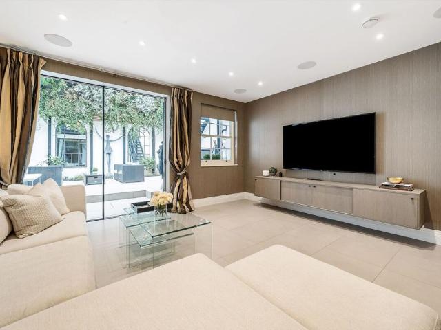 House for rent in Victoria, Greater London