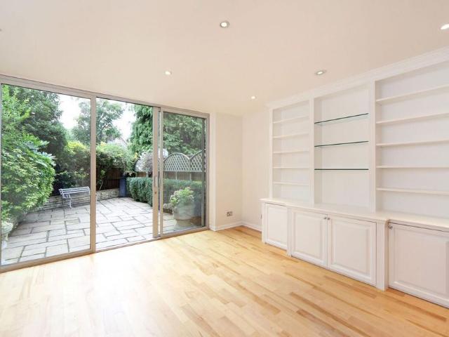 House for rent in London Borough of Merton, Raynes Park