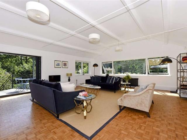 House for rent in Blackhills, Surrey