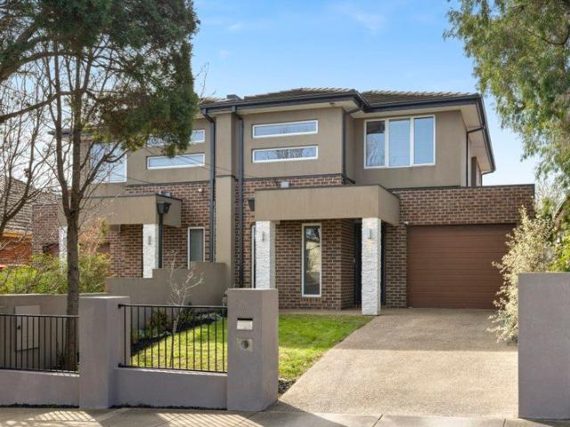 Townhouse for sale in Camerons Creek, Victoria