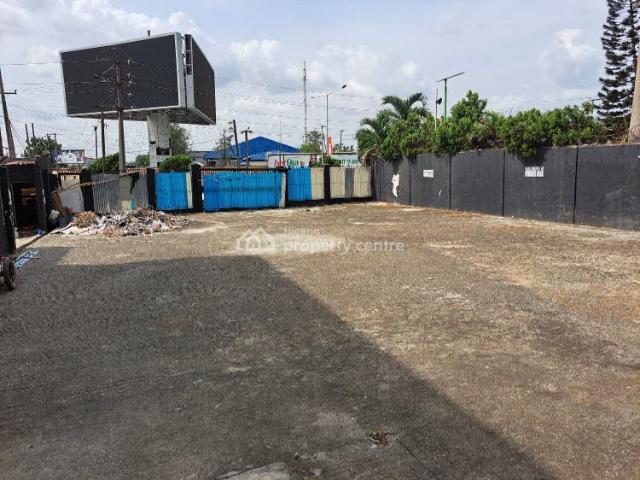 Commercial for rent in Ikeja , Lagos