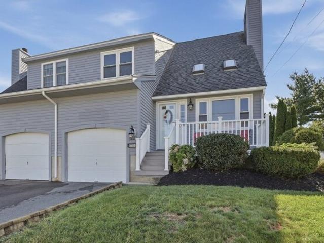 House for sale in Summit, Worcester