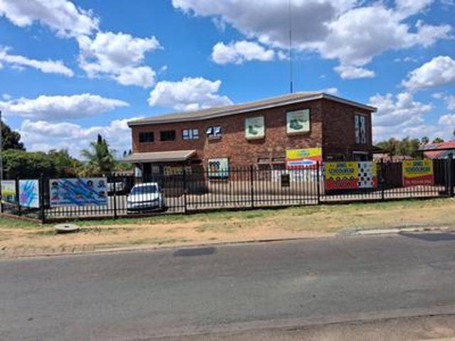 Commercial for sale in Akasia, City of Tshwane Metropolitan Municipality