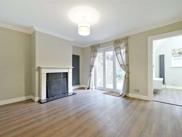 Townhouse for rent in Marlow, Buckinghamshire